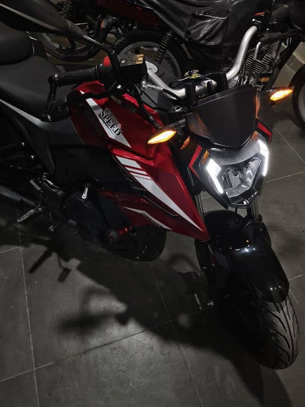 hi speed batlo5 sr200cc red color and warranty 6000km abi 2000km hogia 7