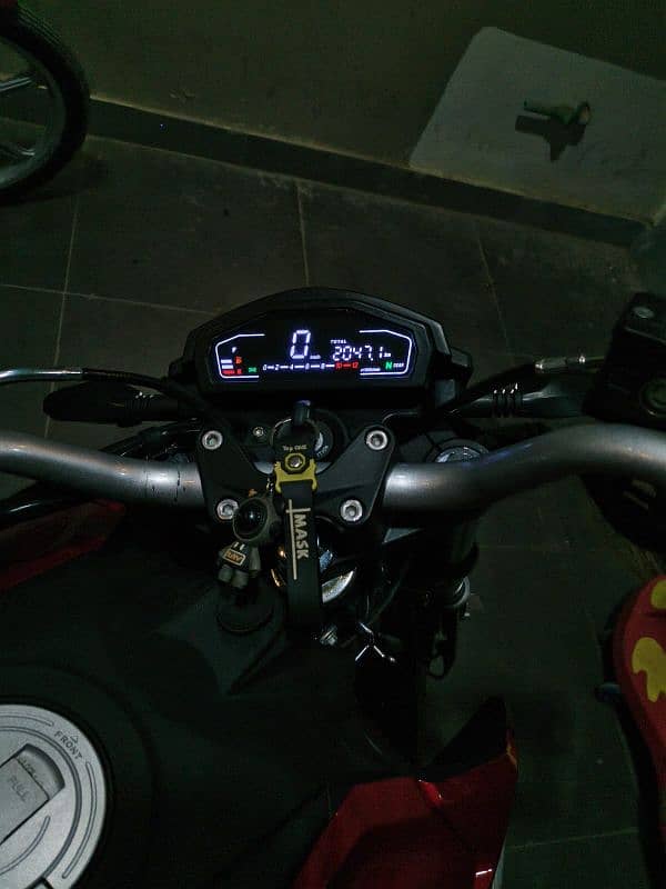 hi speed batlo5 sr200cc red color and warranty 6000km abi 2000km hogia 8