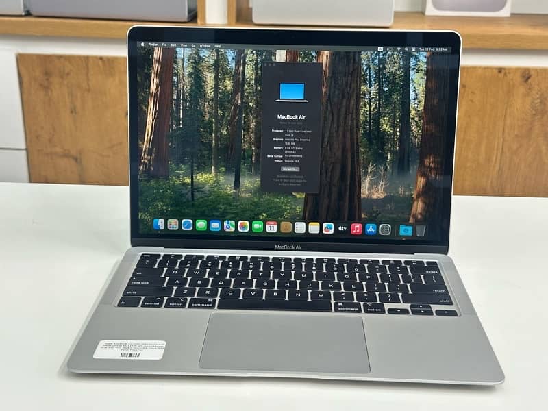 MACBOOK AIR 2020 ( 8 GB RAM - 256 GB SSD ) 22 Cycles used 2