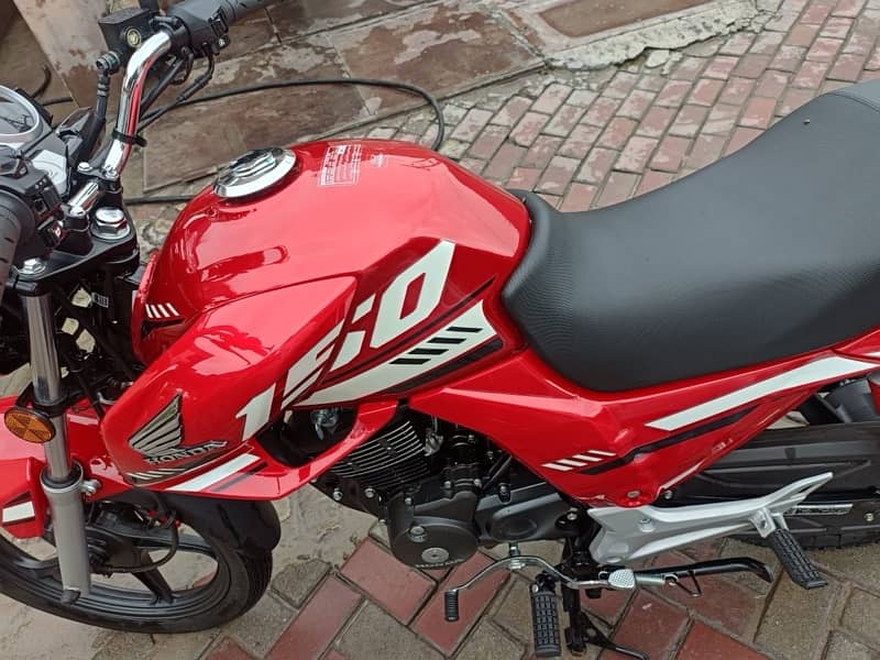 Honda CB150F 3