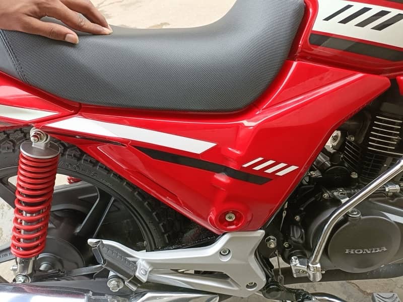 Honda CB150F 5