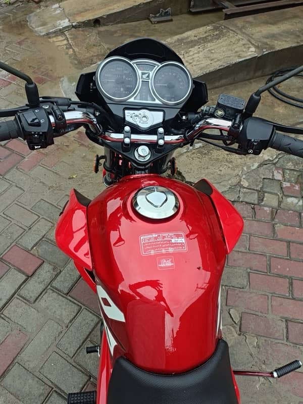 Honda CB150F 7