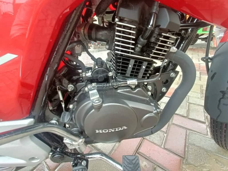 Honda CB150F 8