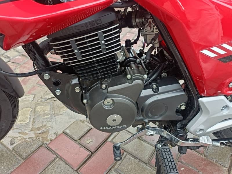 Honda CB150F 9