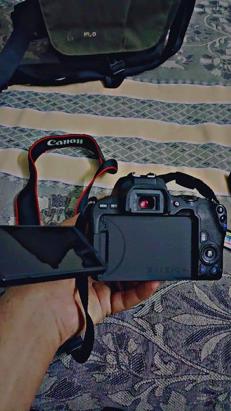 Canon EOS 200D DSLR Camera 0