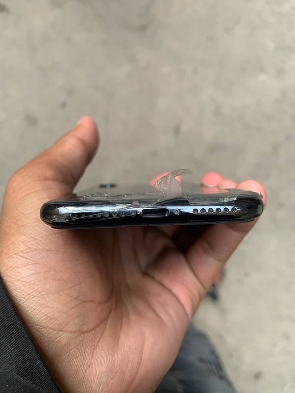 iPhone X 10/10 waterpacked urgent sale 0