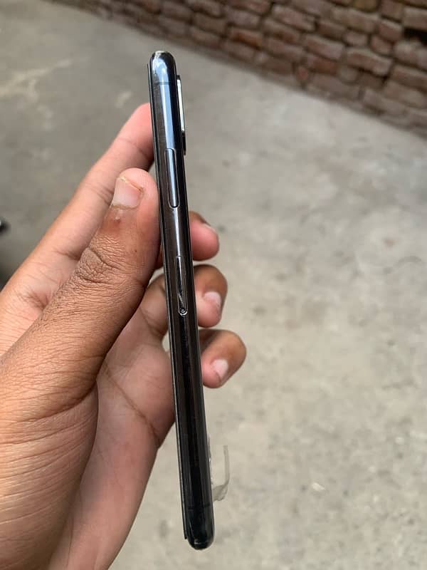 iPhone X 10/10 waterpacked urgent sale 2