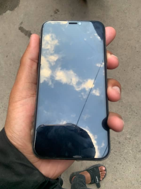 iPhone X 10/10 waterpacked urgent sale 4