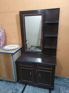 Dressing table