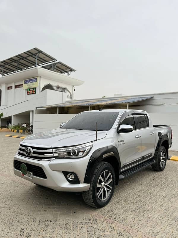 Toyota Hilux 2021 3