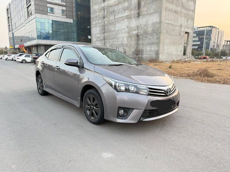 Toyota Corolla Altis 2016 in out class condition for sale in isb 0