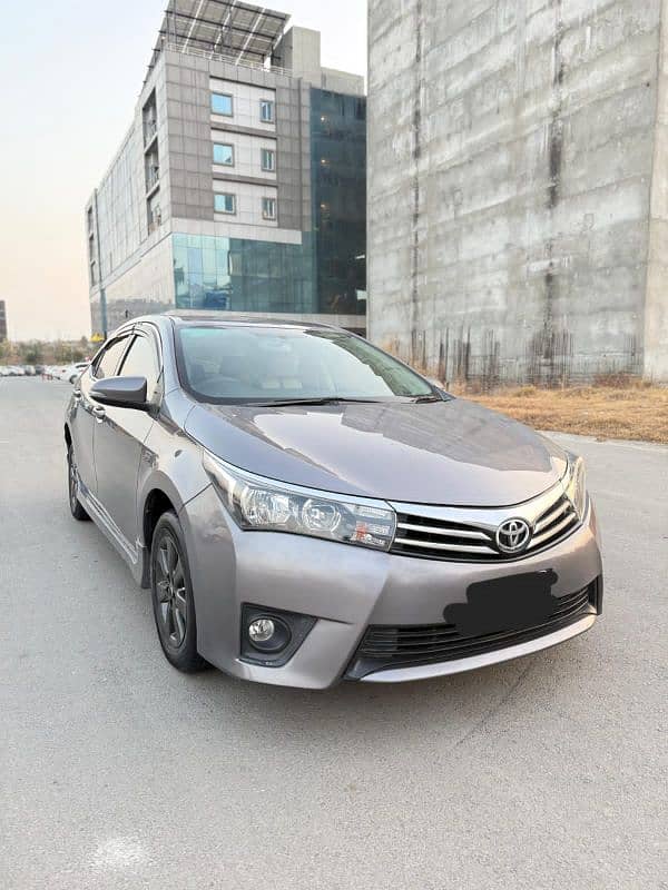 Toyota Corolla Altis 2016 in out class condition for sale in isb 4