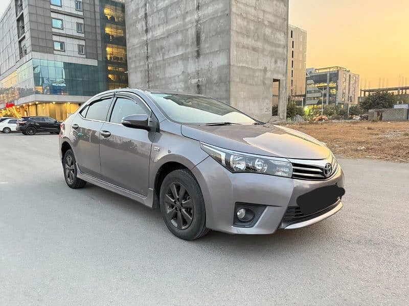 Toyota Corolla Altis 2016 in out class condition for sale in isb 5