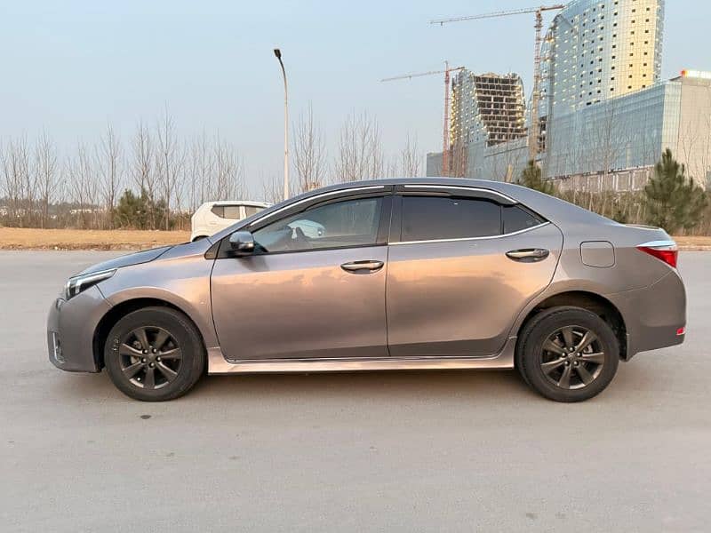 Toyota Corolla Altis 2016 in out class condition for sale in isb 9