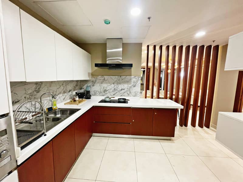 Rejected 1 Bed Room Luxury Furnished Apartment Available For Rent At The Top Location Of Goldcrest Mall Residency. 6