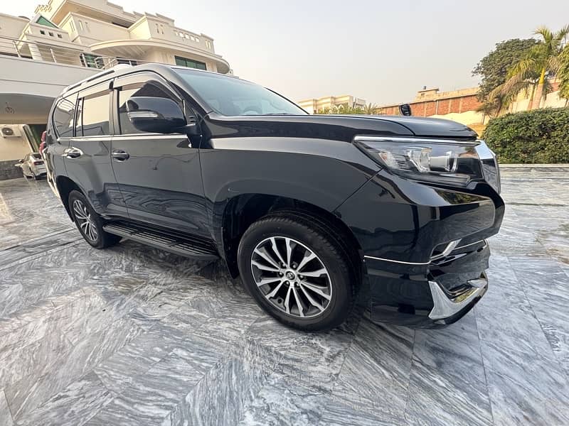 Toyota Prado 2016 1