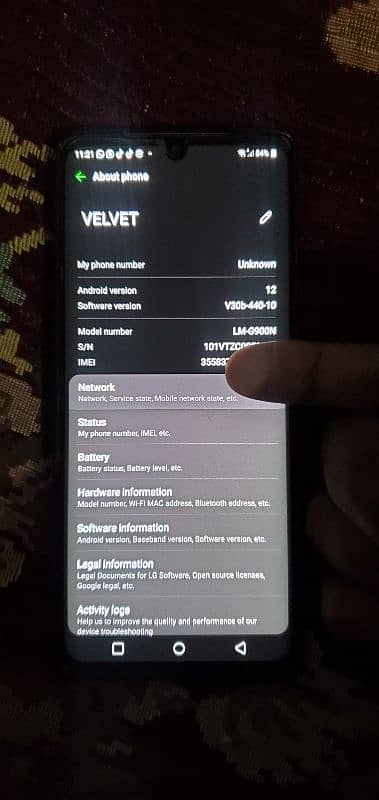 lg velvet only back break hai baki 10 x 10 hai. . 1