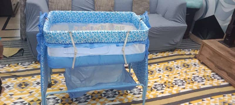 Baby swing for sale 3,900/= 8