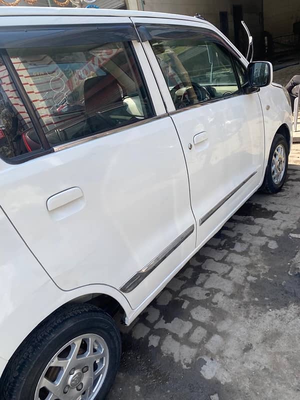 Suzuki Wagon R 2018 3