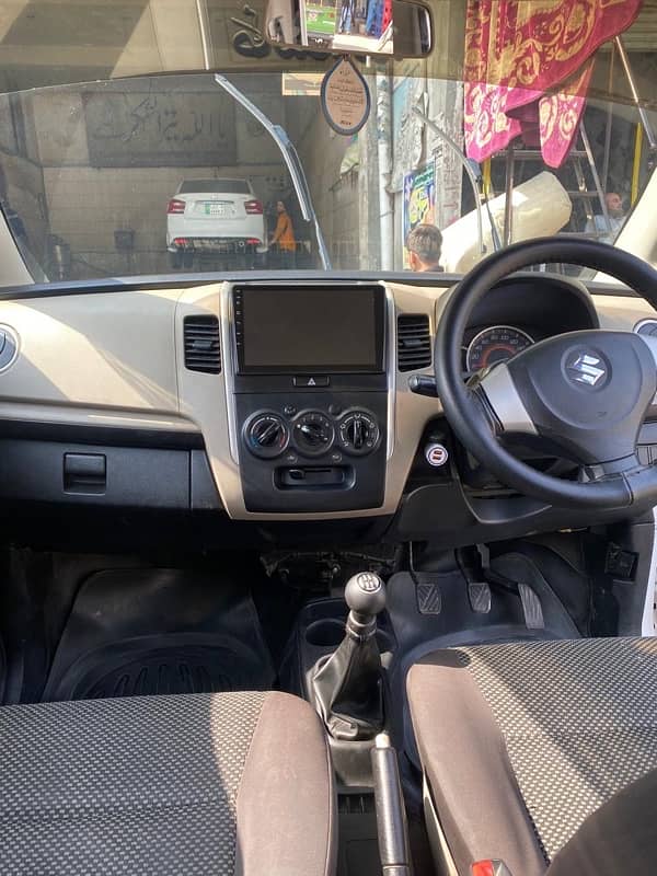 Suzuki Wagon R 2018 4