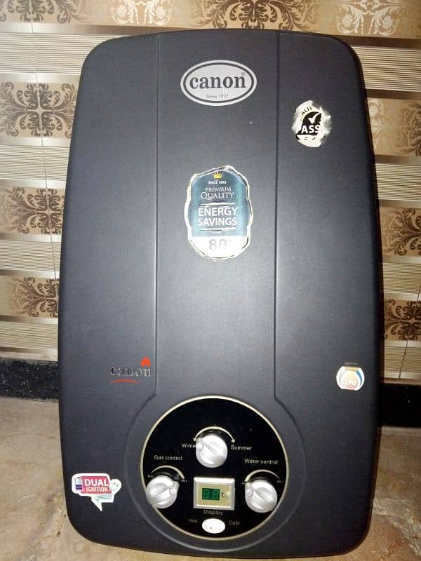 good condition 12 Liter canon gas instant geyser. 0