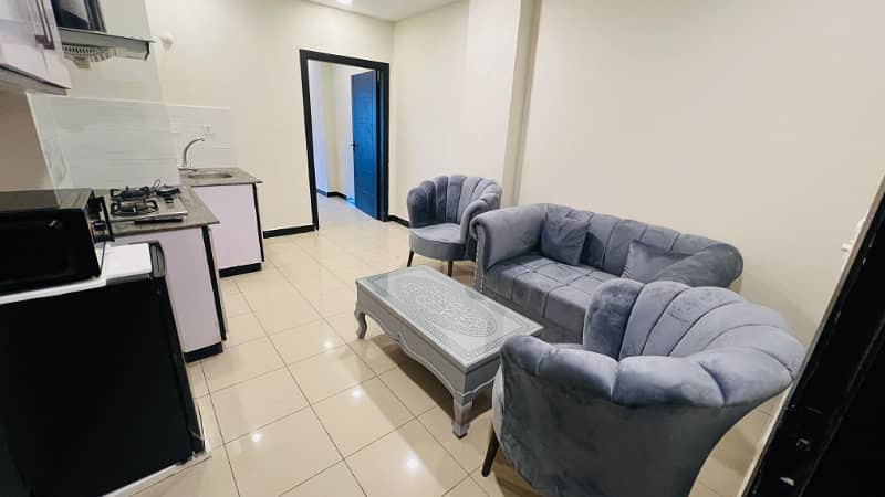 One bedroom fully furnished apartment available for Rent 10