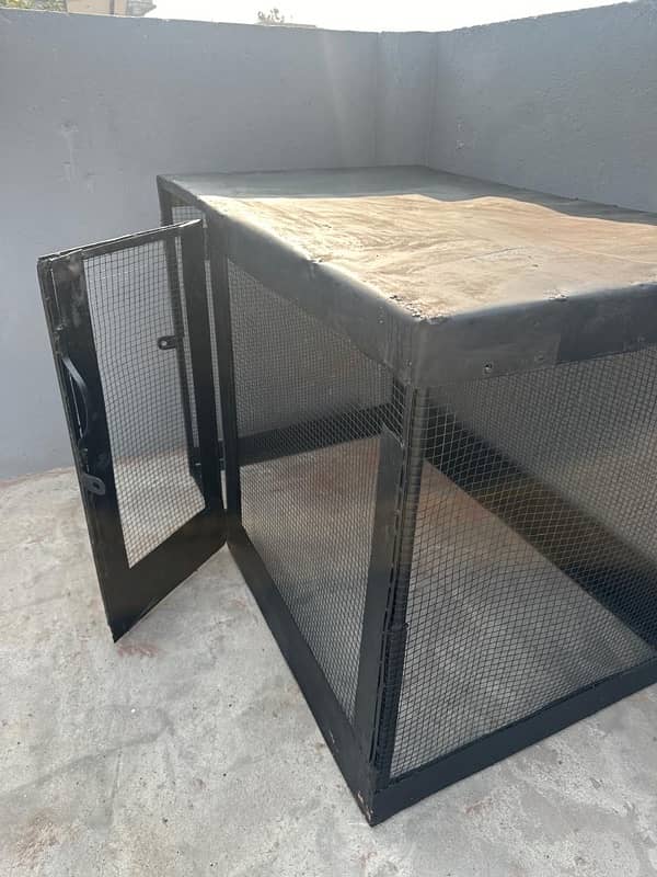 steel cage dimensions height : 3 width :4 2