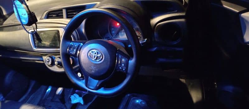 Toyota Vitz 2015 3