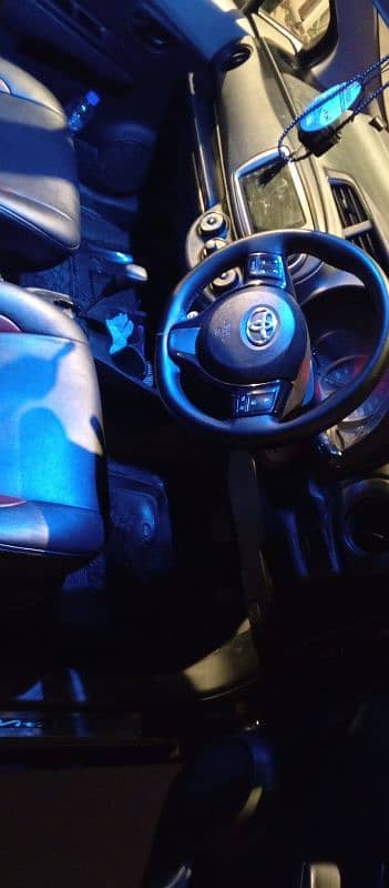 Toyota Vitz 2015 4