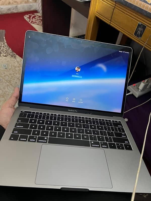 Apple Macbook Pro 2016 (Late) Macbook Pro Two ThunderBolt 2016 End 1