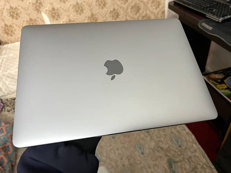 Apple Macbook Pro 2016 (Late) Macbook Pro Two ThunderBolt 2016 End 3