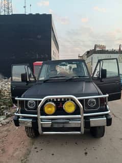 Mitsubishi Pajero 1990