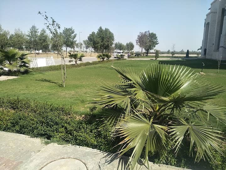 A PRIME LOCATION PLOT IN BAHRIA EDUCATION AND MEDICAL CITY LAHORE 3