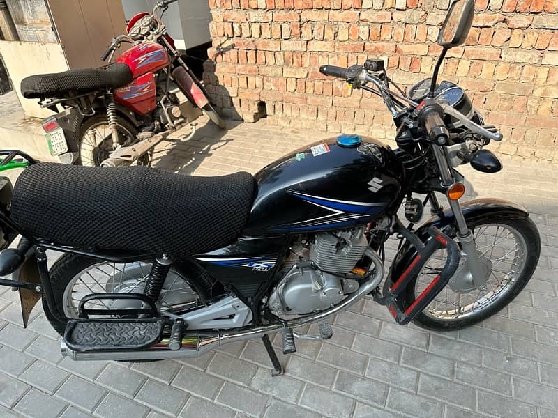 Suzuki GS 150 Model 2024 4