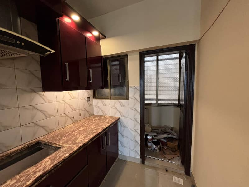 3 Bed DD Apartment for Rent in GOLDLINE RESIDENCY Gulistan Johar blk16 5