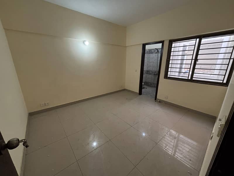 3 Bed DD Apartment for Rent in GOLDLINE RESIDENCY Gulistan Johar blk16 10