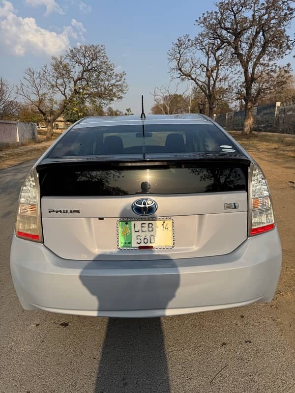 Toyota Prius 2011 5