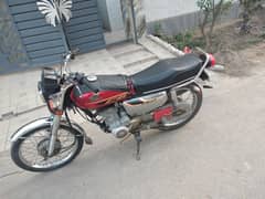 selling  my self start honda 125 in great condition