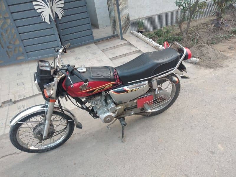 selling  my self start honda 125 in great condition 0