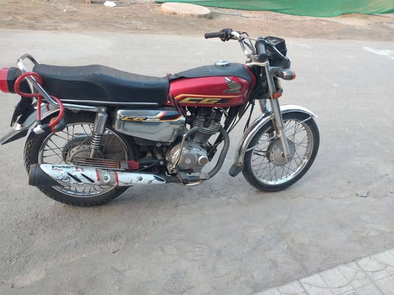 selling  my self start honda 125 in great condition 2