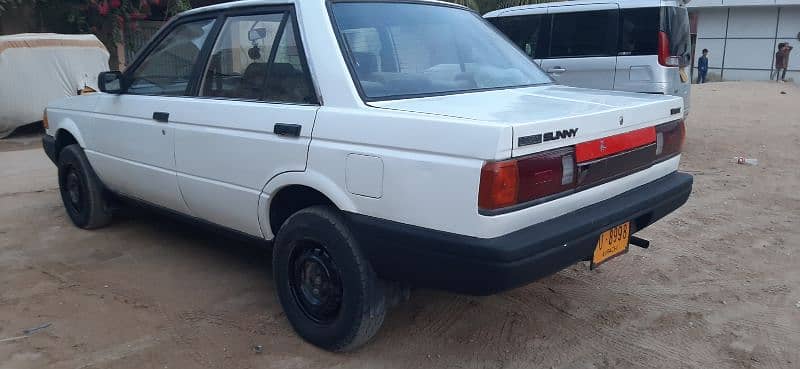 Nissan Sunny 1989 4