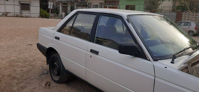 Nissan Sunny 1989 5