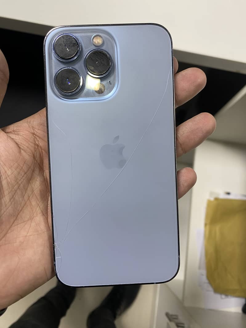 Iphone 13 pro with Box 0