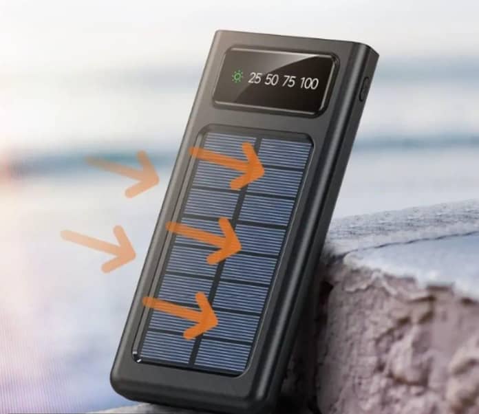 Solar Power 10,000mAH Power Bank 5