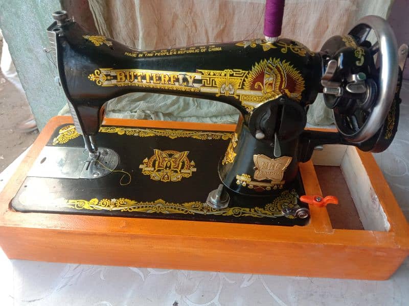 Butterflly sewing machine good condetion all ok 1