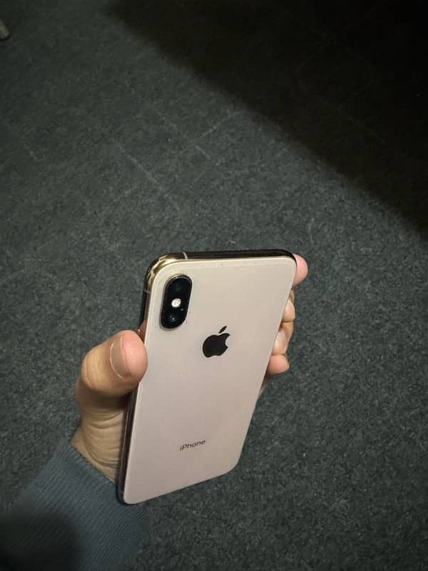 iPhone XS 256GB Non PTA Golden Color 2