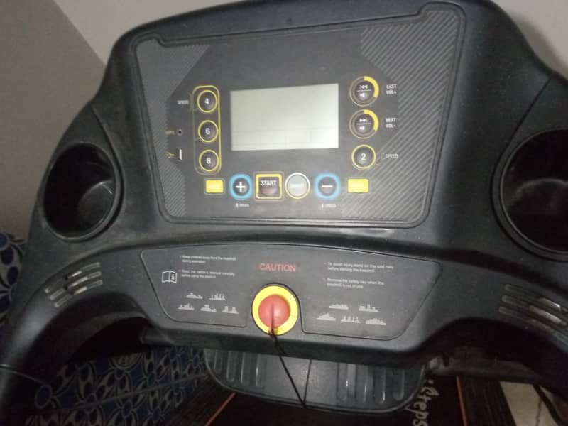 5 Steps Treadmill with massager 1