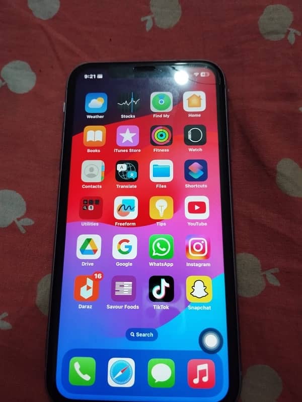 iphone 11 for sale full original not a single part change. 10