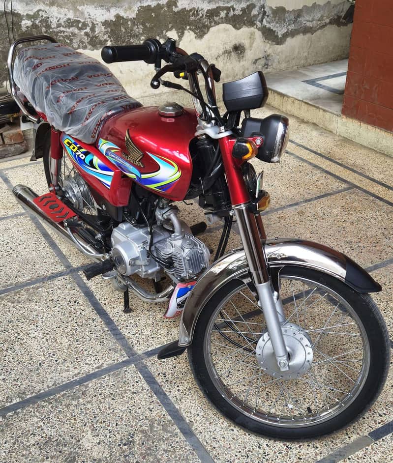 Honda CD 70 2024 3