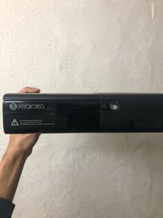 Xbox 360 Slim Special Edition + Video Games